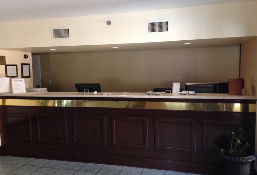 בית מלון כפרי Econo Lodge Inn & Suites Ocean Springs   Biloxi