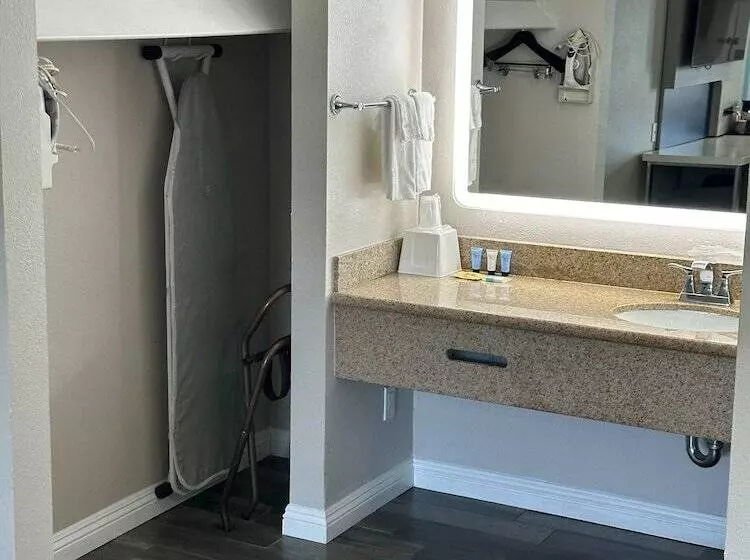 Wave Hotel Manhattan Beach