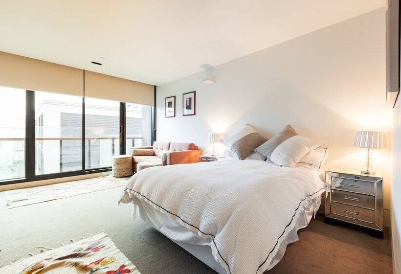 Celeste, 1bdr East Melbourne Apartment