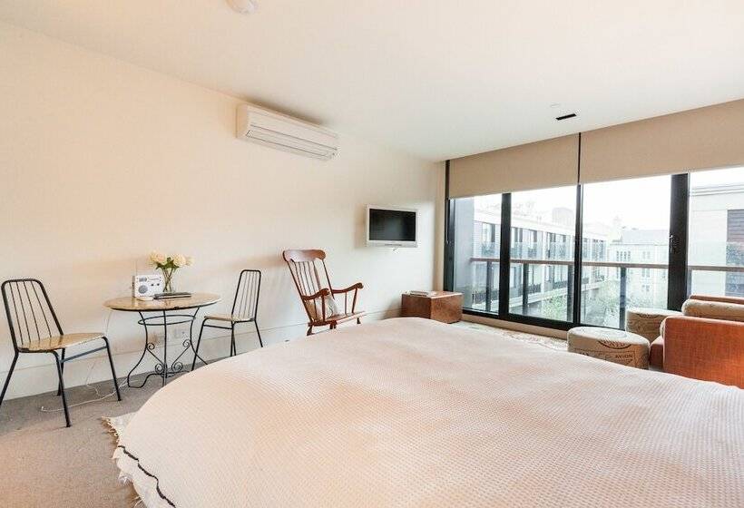 Celeste, 1bdr East Melbourne Apartment