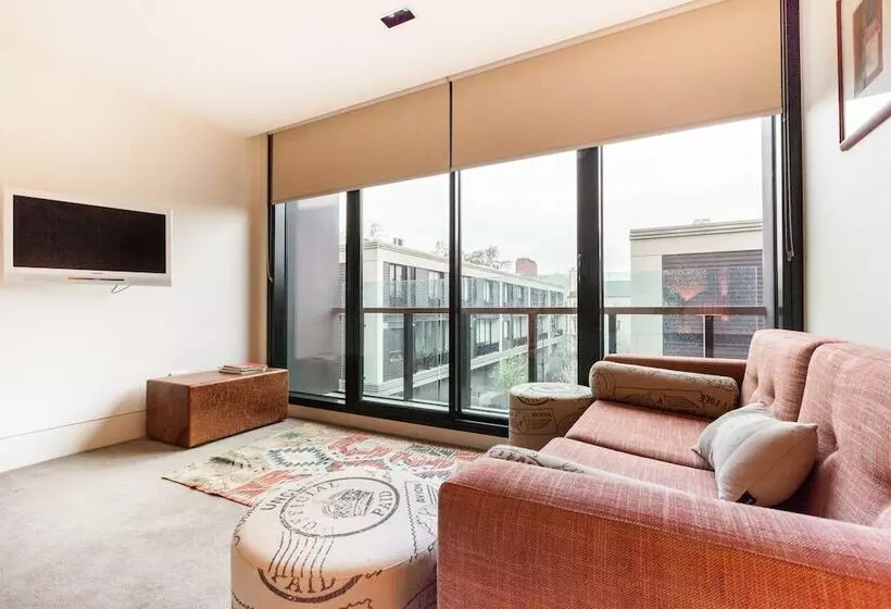 Celeste, 1bdr East Melbourne Apartment