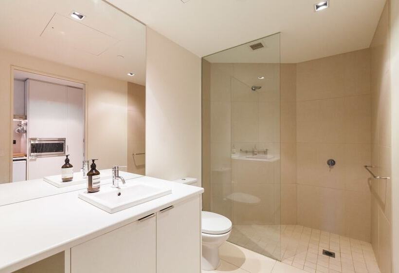 Celeste, 1bdr East Melbourne Apartment