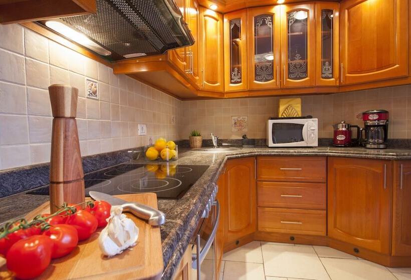 Diana City Hall View