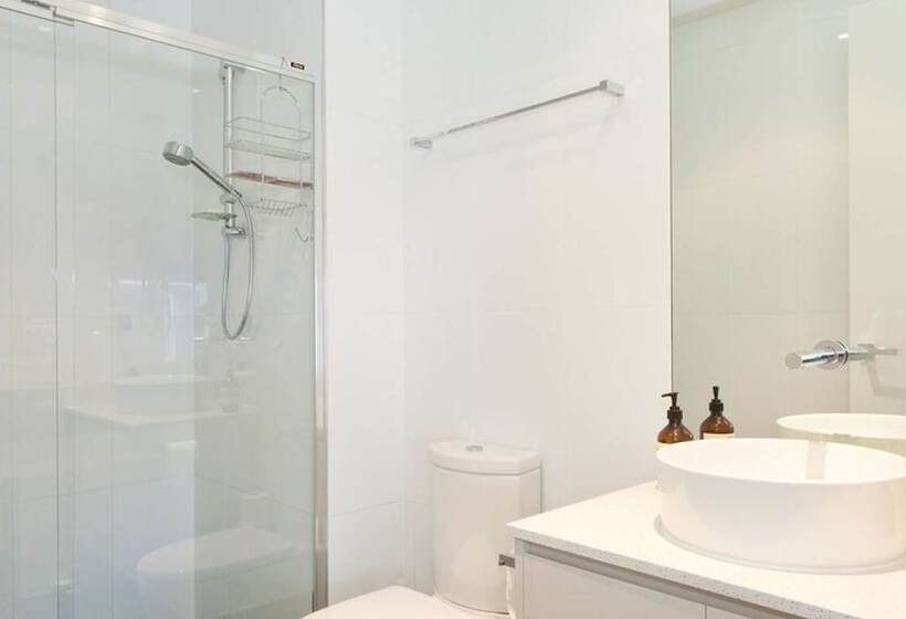 Penthouse With Bay Views