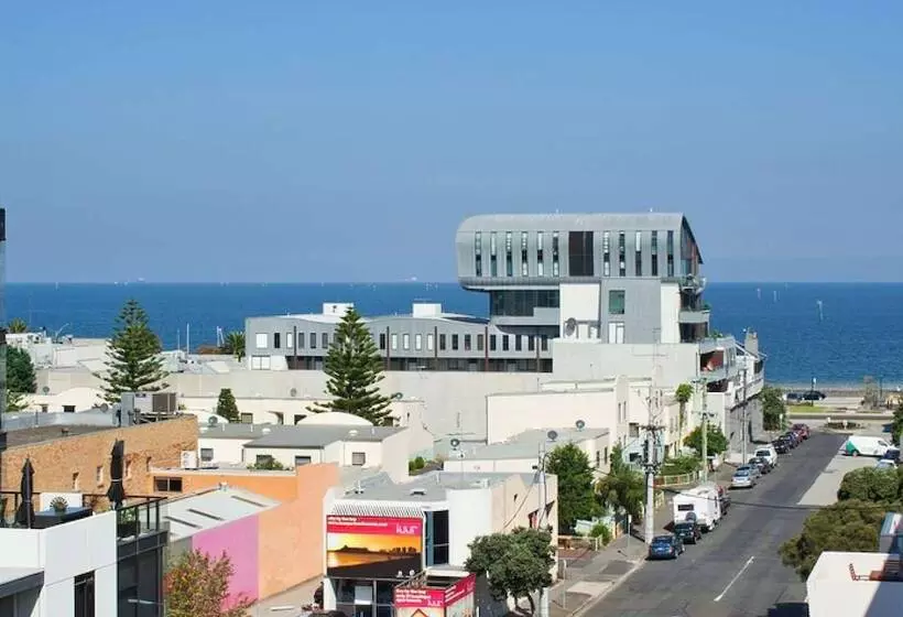 Penthouse With Bay Views