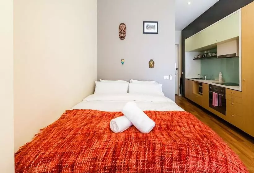 Tennyson, Richmond Studio Apartment