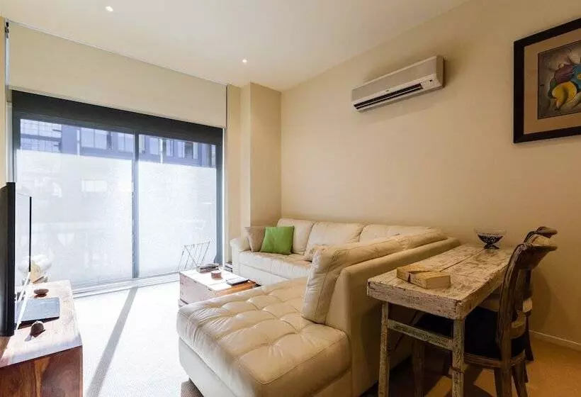 Tennyson, Richmond Studio Apartment