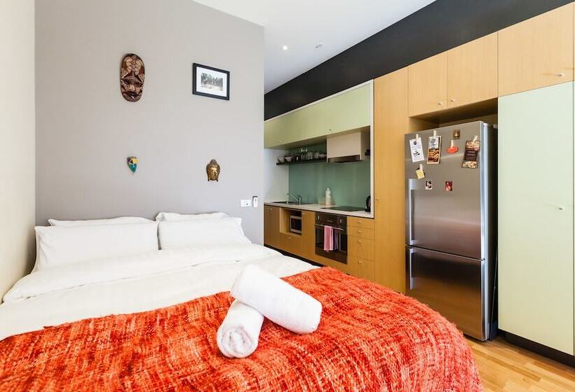 Tennyson, Richmond Studio Apartment