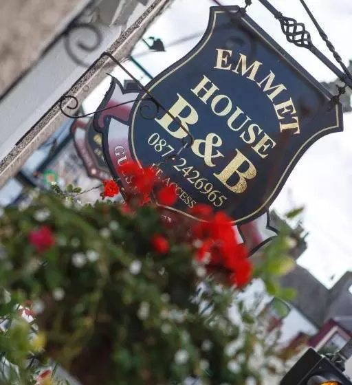 Bed and Breakfast Emmet House