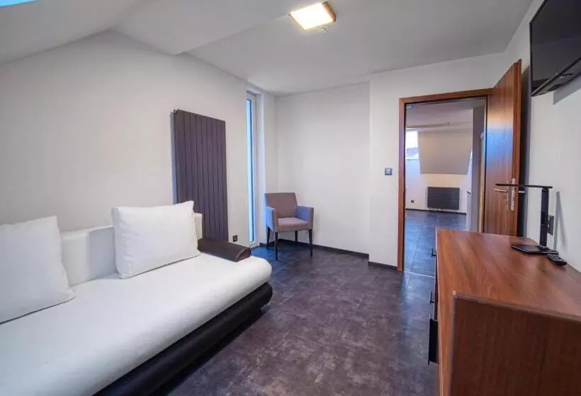 Hotelli Národní Dům Podbořany