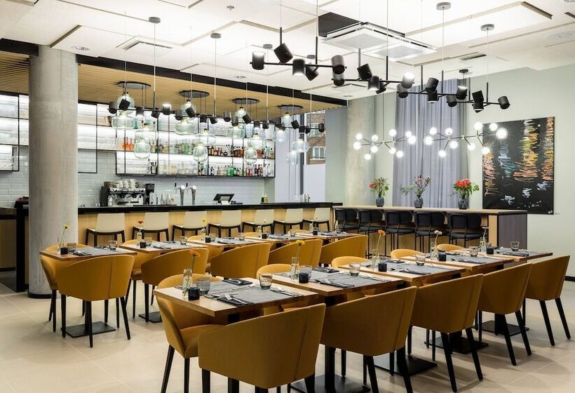 هتل Courtyard Tampere City