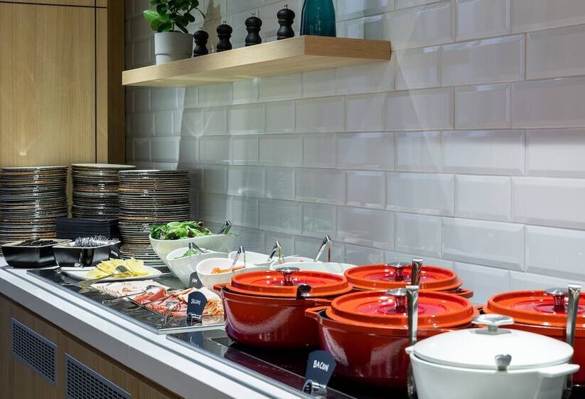 هتل Courtyard Tampere City