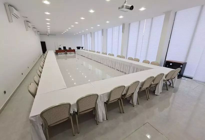 ホテル Indico Executivo