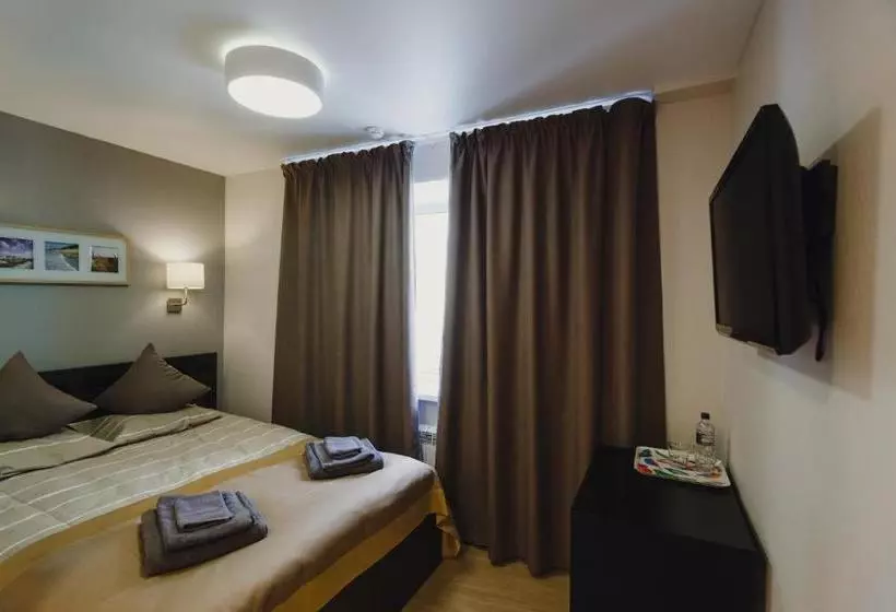 Hotel Rooms And Breakfast