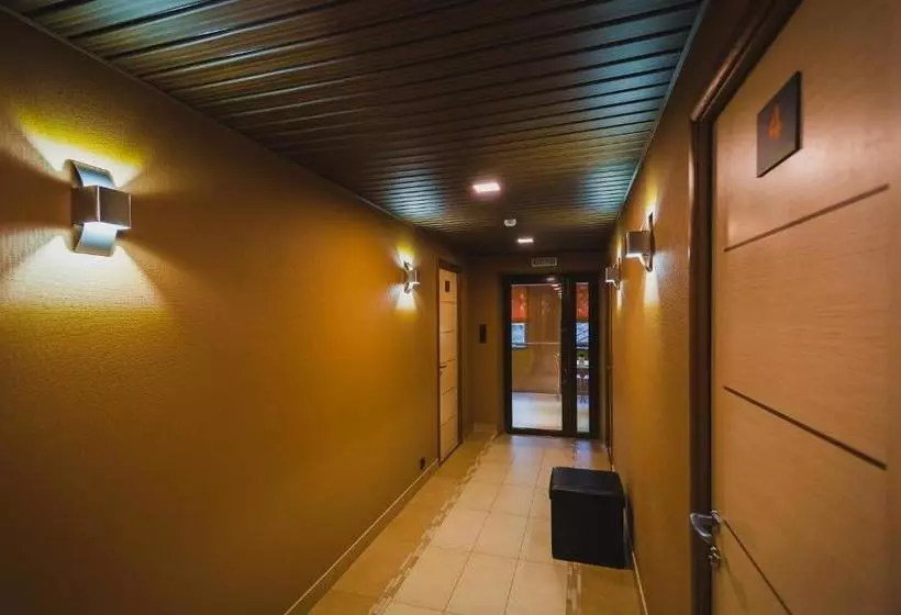 Hotel Rooms And Breakfast