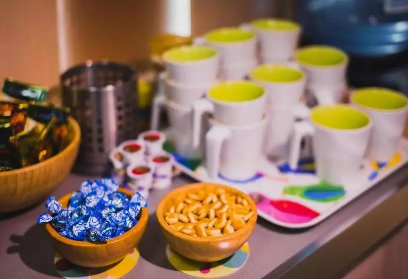 Hotel Rooms And Breakfast