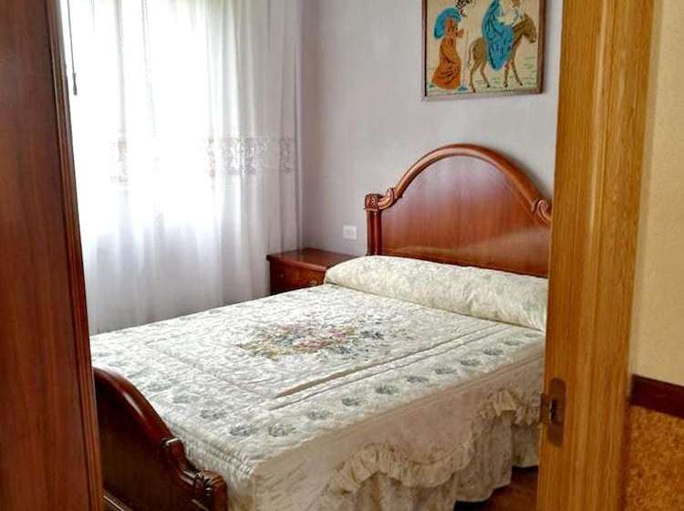 Charming House In Nois Lugo With Terrace And Garden