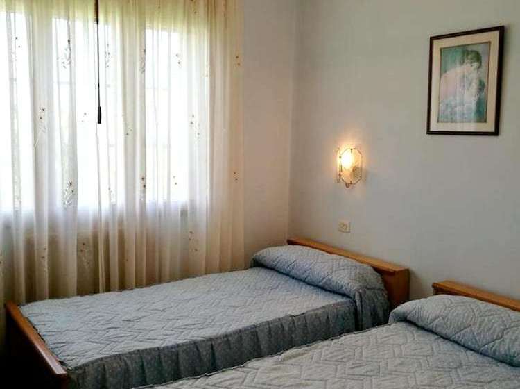 Charming House In Nois Lugo With Terrace And Garden