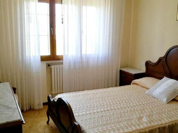 Charming House In Nois Lugo With Terrace And Garden