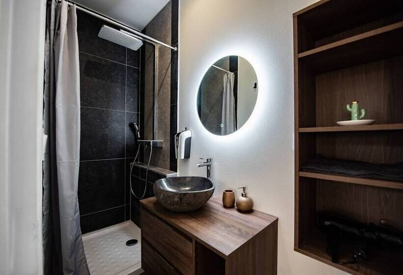 Théâtre Sinne Luxury Apartment