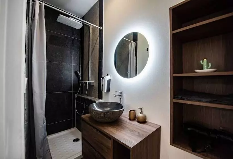 Théâtre Sinne Luxury Apartment