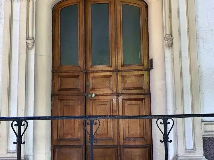 Théâtre Sinne Luxury Apartment