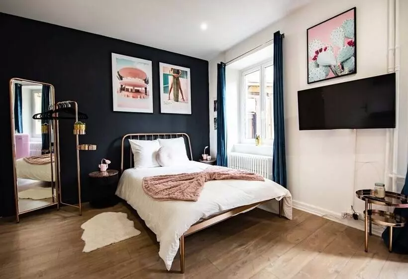 Théâtre Sinne Luxury Apartment