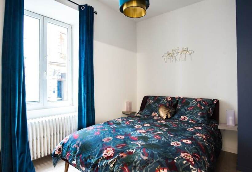 Théâtre Sinne Luxury Apartment