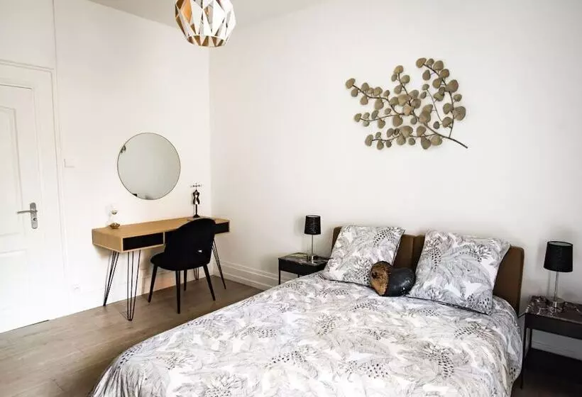 Théâtre Sinne Luxury Apartment