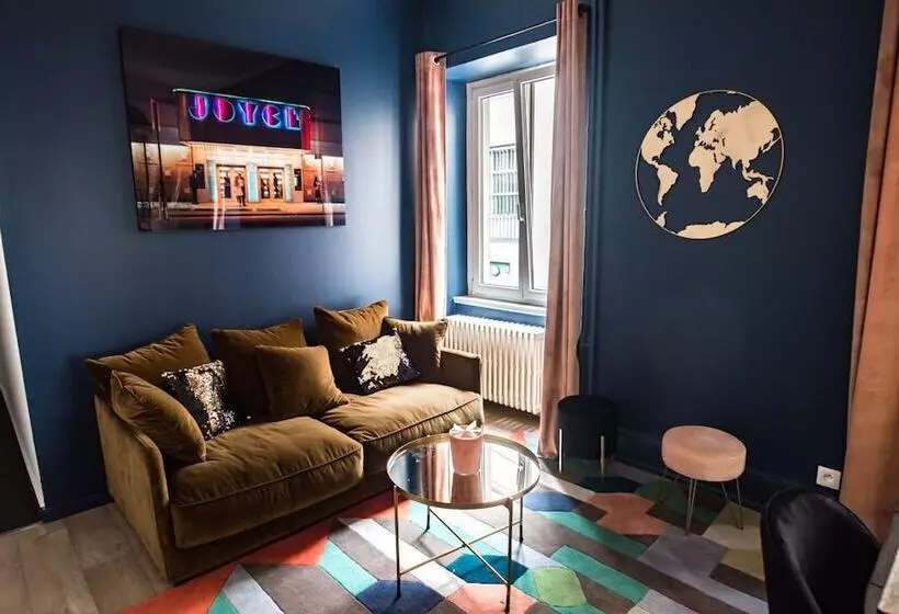 Théâtre Sinne Luxury Apartment