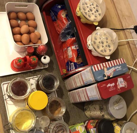 هاستل Draper Startup House For Entrepreneurs