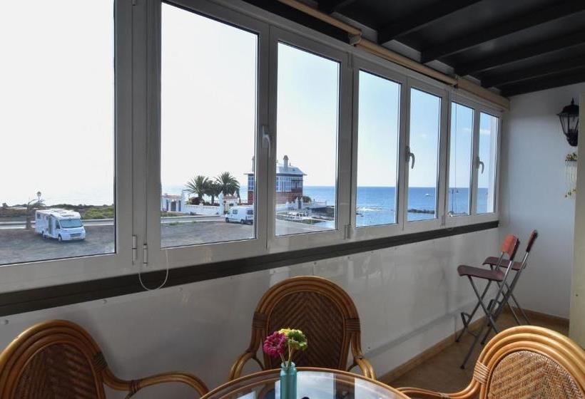 Apartamentos El Charcon