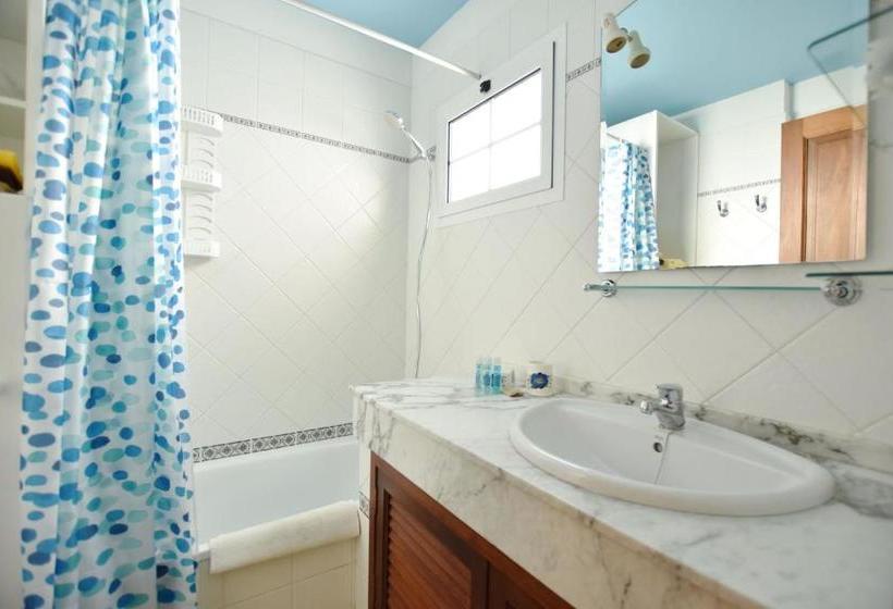 Apartamentos El Charcon