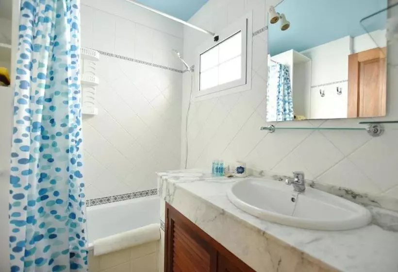 Apartamentos El Charcon