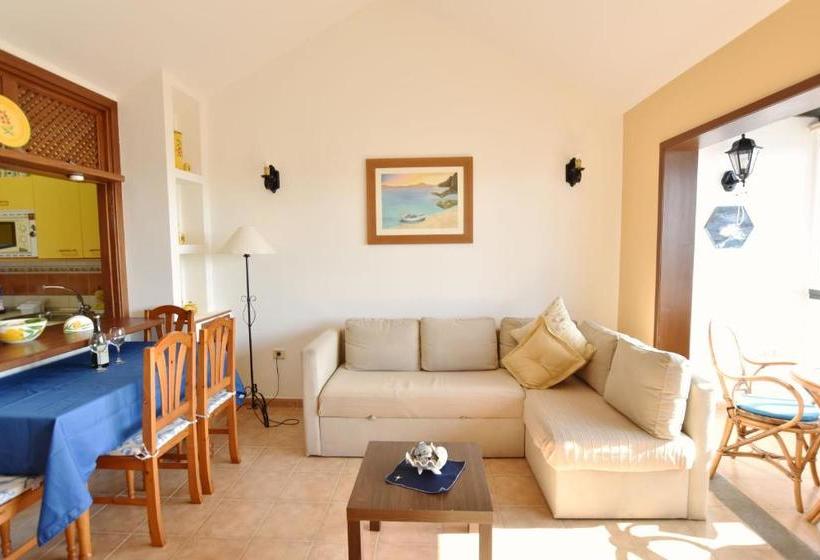 Apartamentos El Charcon