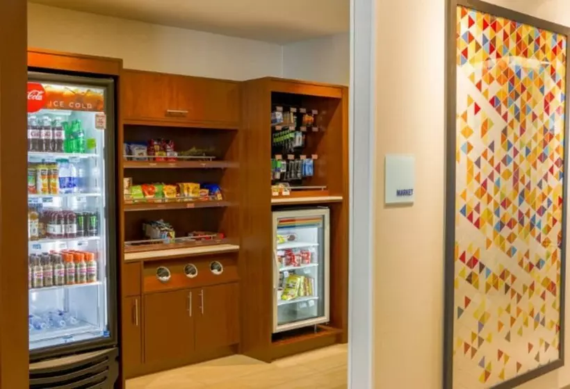 Hotelli Holiday Inn Express & Suites   Detroit North   Roseville, An Ihg