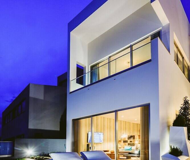 Villa Carlota By Holiday Rental Management