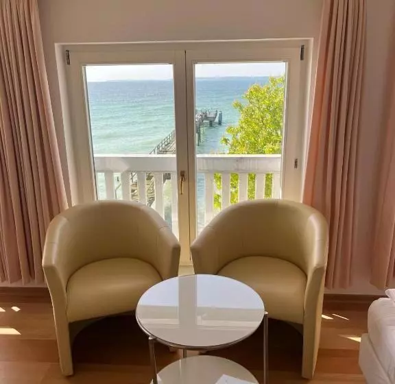 ホテル Fährblick   Pension Direkt Am Wasser