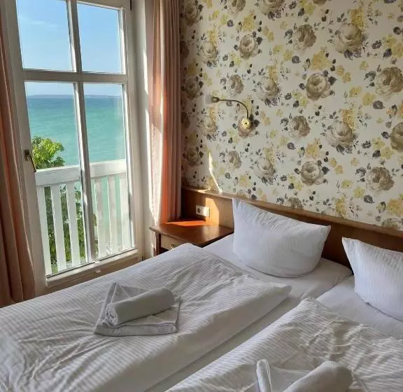 ホテル Fährblick   Pension Direkt Am Wasser