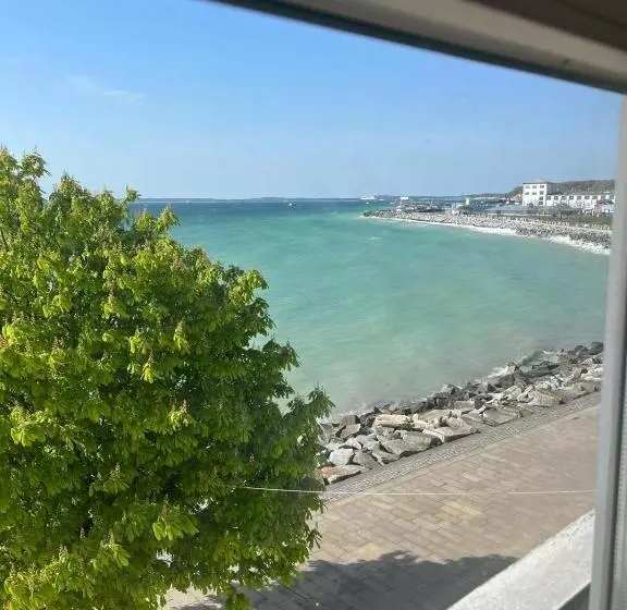 ホテル Fährblick   Pension Direkt Am Wasser