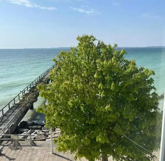 ホテル Fährblick   Pension Direkt Am Wasser