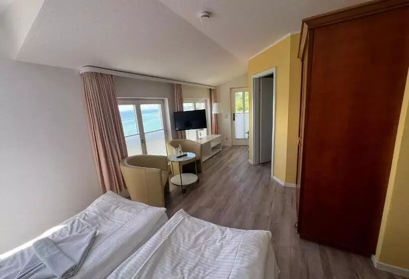 ホテル Fährblick   Pension Direkt Am Wasser