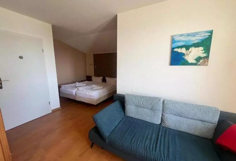 ホテル Fährblick   Pension Direkt Am Wasser