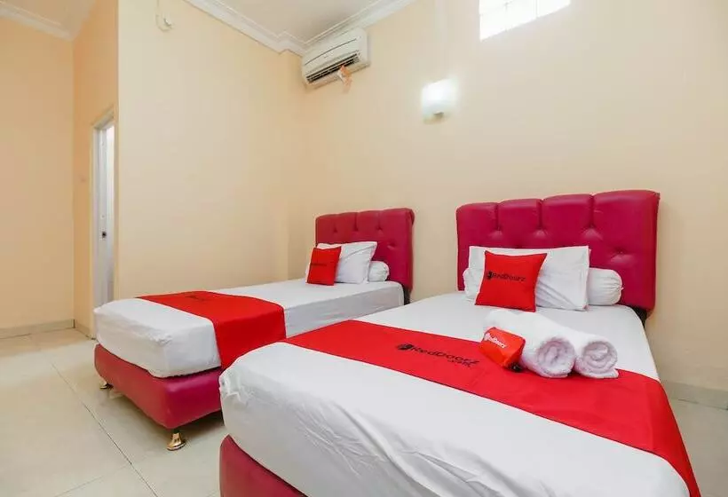 ペンション Reddoorz Syariah Near Palembang Square Mall 3