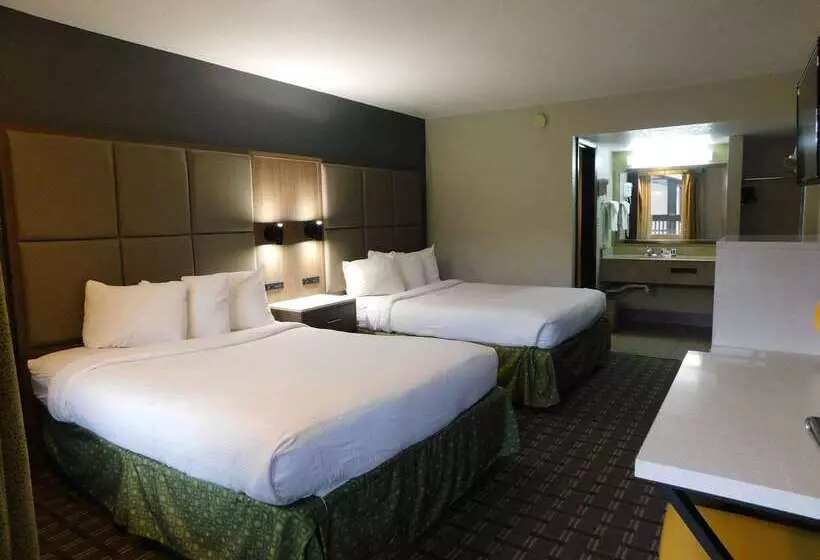 호텔 Days Inn & Suites By Wyndham Downtown Gatlinburg Parkway