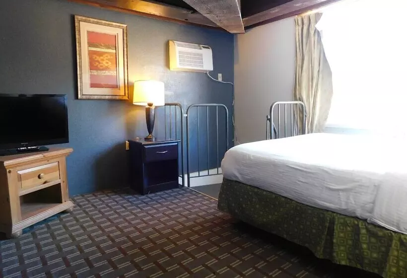 호텔 Days Inn & Suites By Wyndham Downtown Gatlinburg Parkway