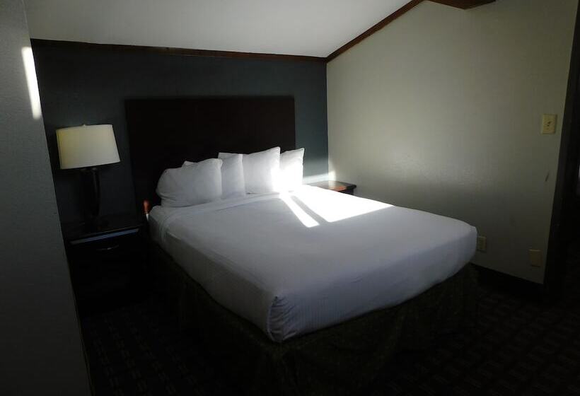 فندق Days Inn & Suites By Wyndham Downtown Gatlinburg Parkway