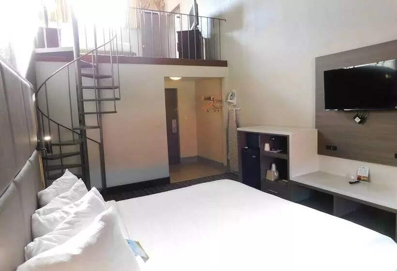 호텔 Days Inn & Suites By Wyndham Downtown Gatlinburg Parkway