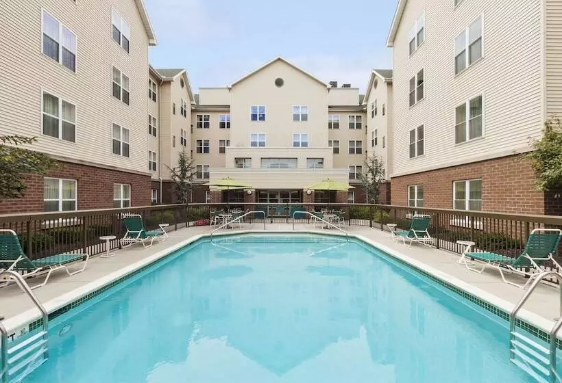 هتل Homewood Suites By Hilton Reading