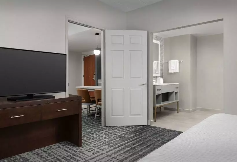 هتل Homewood Suites By Hilton Reading